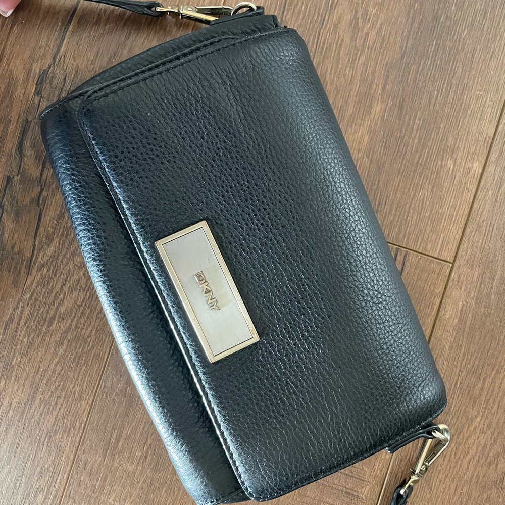 ‼️DKNY CROSSBODY‼️